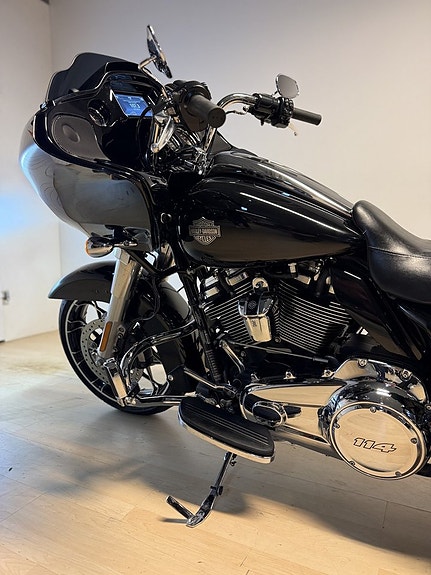 Harley-Davidson ROAD GLIDE SPECIAL 4 of 11
