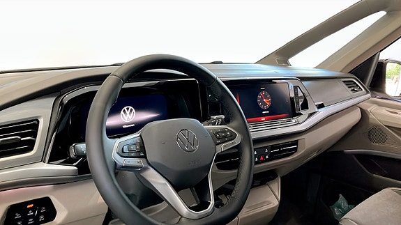 Volkswagen Multivan 5 of 10