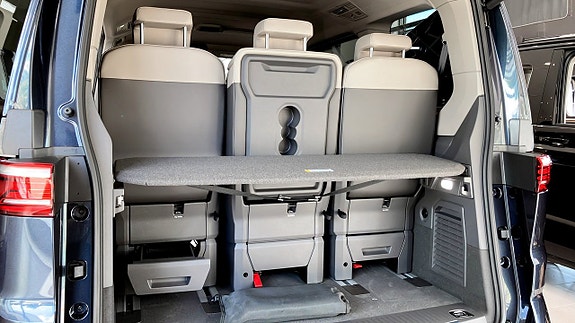 Volkswagen Multivan 3 of 10