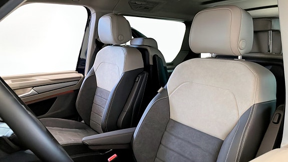 Volkswagen Multivan 6 of 10