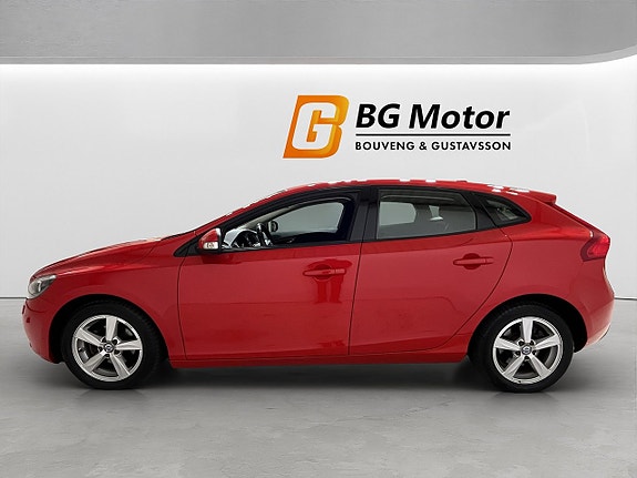 Volvo V40 7 of 17