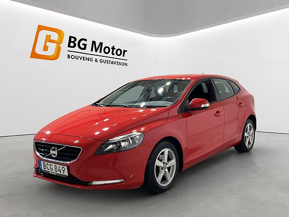 Volvo V40 8 of 17