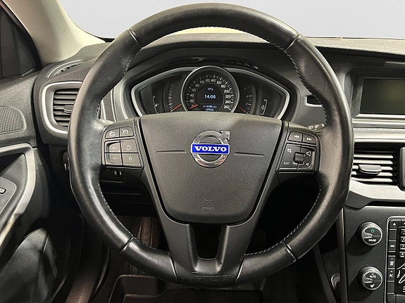 Volvo V40 13 of 17