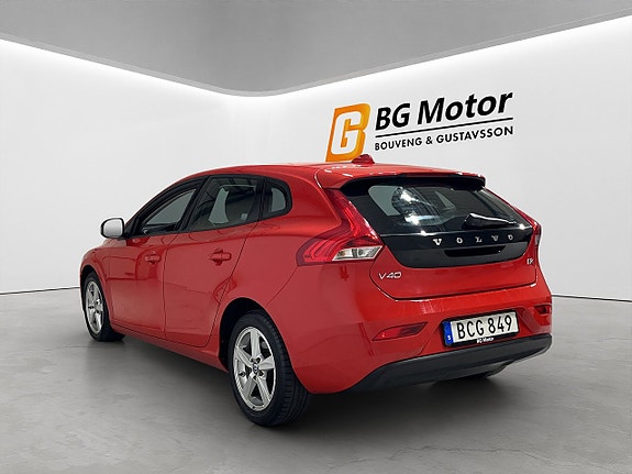 Volvo V40 6 of 17