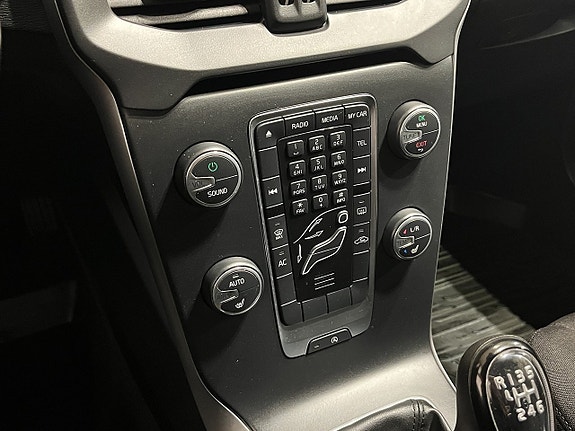 Volvo V40 17 of 17