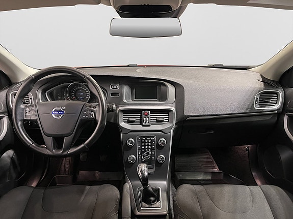 Volvo V40 12 of 17