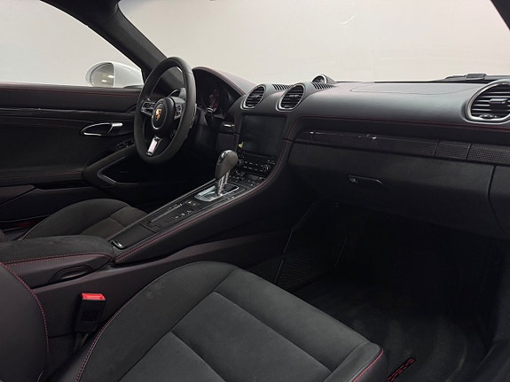 Porsche 718 Cayman GTS 7 of 20