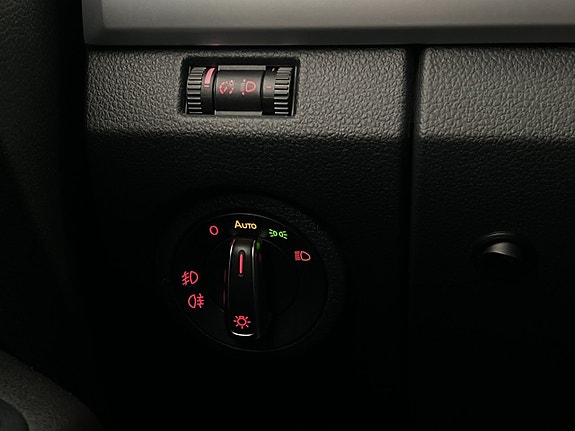 Volkswagen Amarok 12 of 30