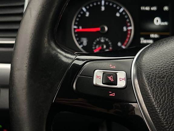 Volkswagen Amarok 17 of 30