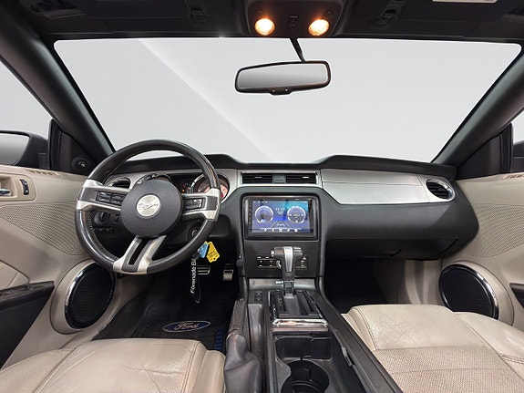 Ford Mustang 9 of 15
