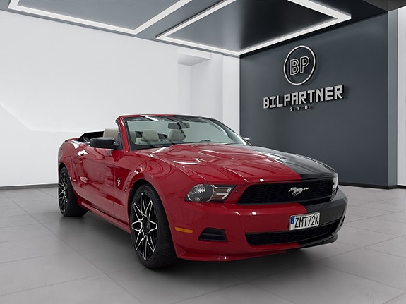 Ford Mustang 3 of 15