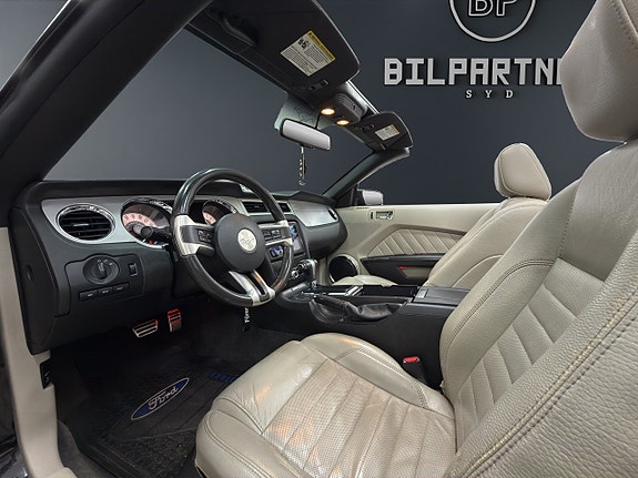 Ford Mustang 7 of 15