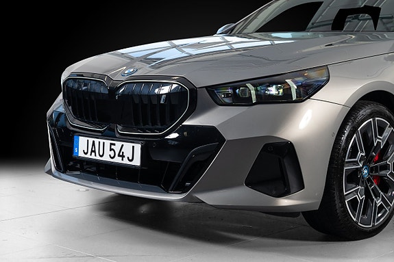 BMW i5 5 of 21