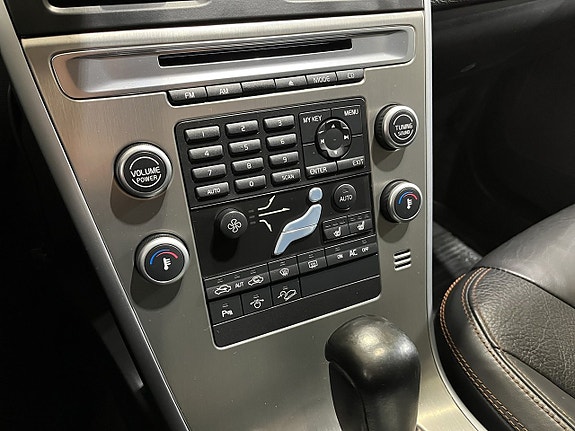 Volvo XC60 17 of 19