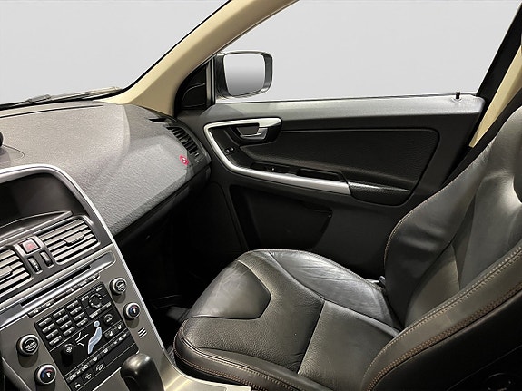 Volvo XC60 15 of 19