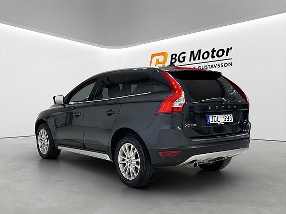 Volvo XC60 6 of 19
