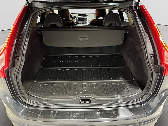 Volvo XC60 11 of 19