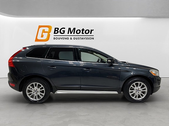 Volvo XC60 3 of 19