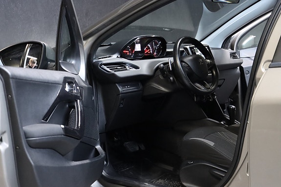 Peugeot 208 9 of 22
