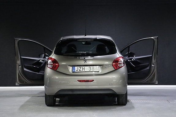 Peugeot 208 8 of 22