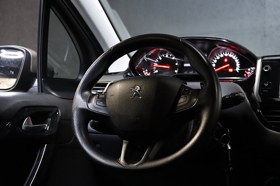 Peugeot 208 16 of 22