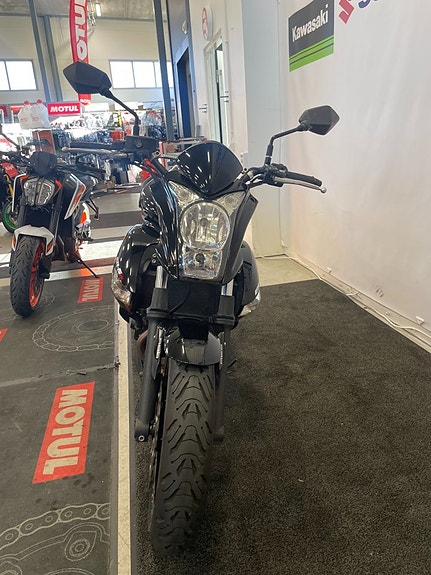 Kawasaki ER-6N ABS "Perfekt för övningskörning eller pendling" 5 of 5
