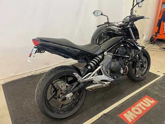 Kawasaki ER-6N ABS "Perfekt för övningskörning eller pendling" 3 of 5