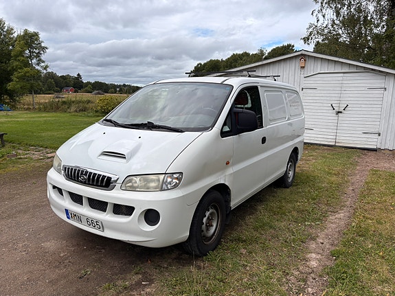 Hyundai H-1 5 of 6