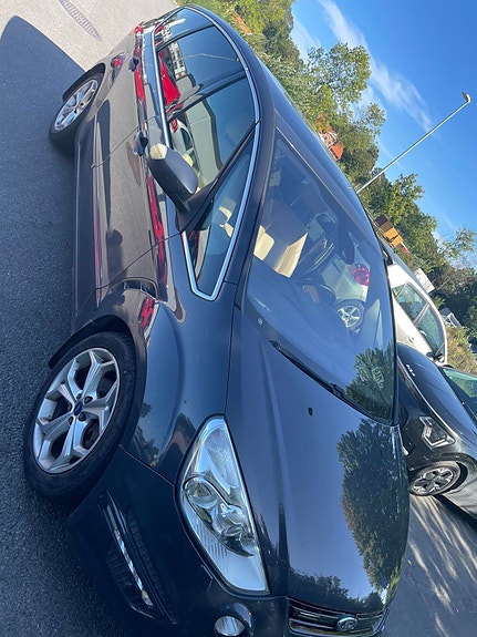 Ford S-MAX 3 of 6