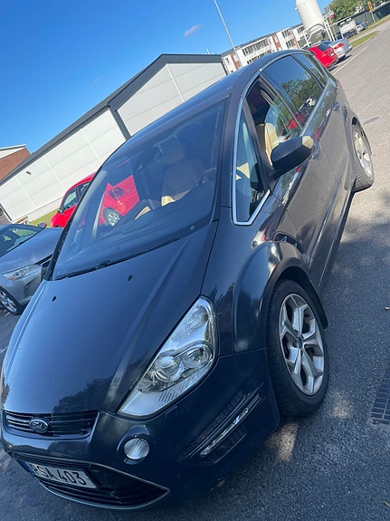 Ford S-MAX 2 of 6
