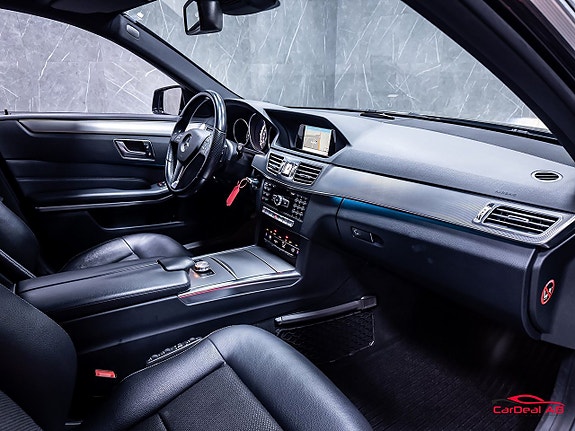 Mercedes-Benz E220 14 of 28