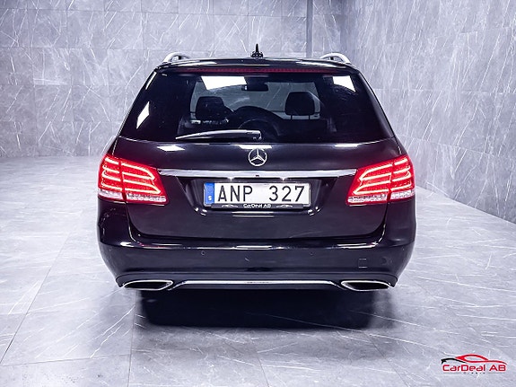Mercedes-Benz E220 6 of 28