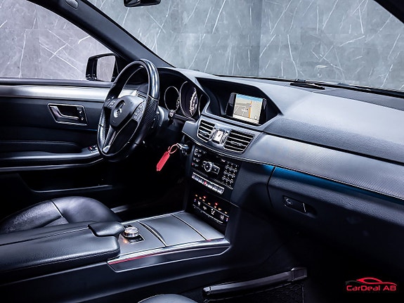 Mercedes-Benz E220 13 of 28