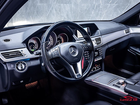 Mercedes-Benz E220 12 of 28