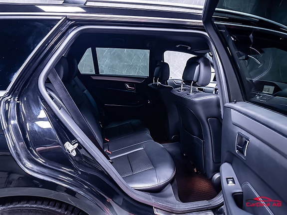 Mercedes-Benz E220 16 of 28