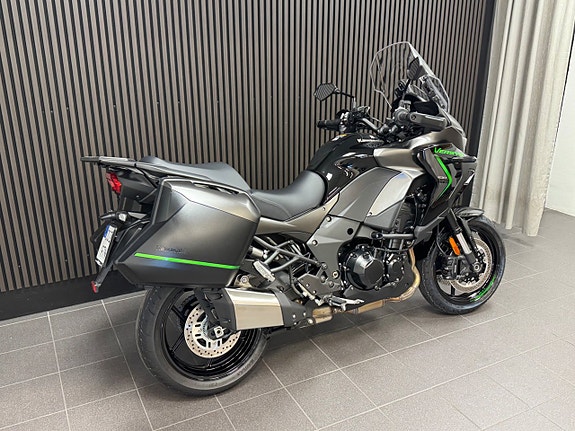 Kawasaki Versys 1100 Tourer 3 of 6