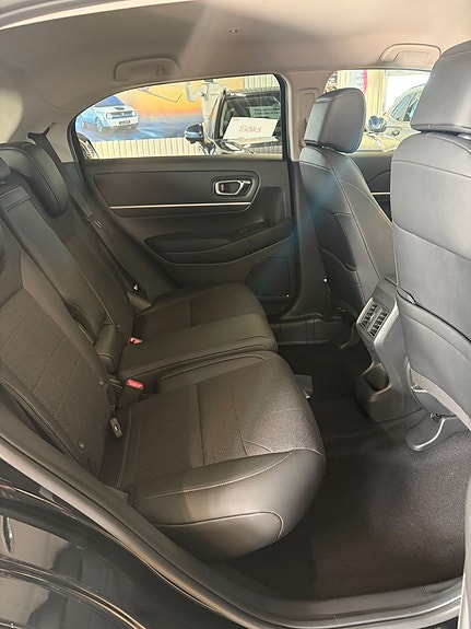 Honda HR-V 9 of 17