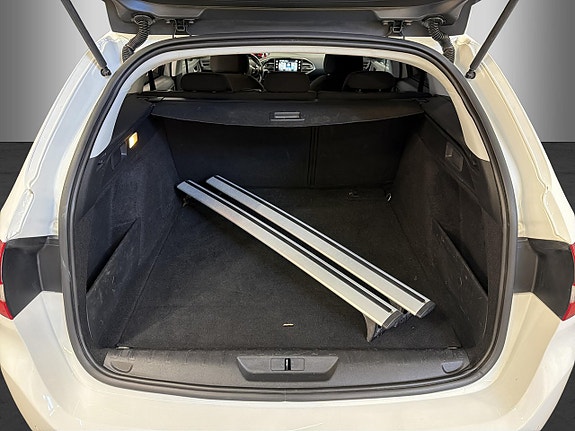 Peugeot 308 SW 12 of 23