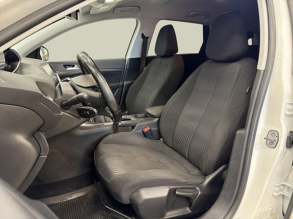Peugeot 308 SW 9 of 23