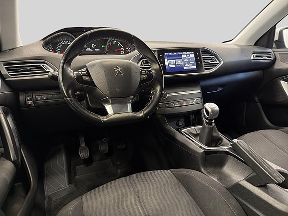 Peugeot 308 SW 16 of 23