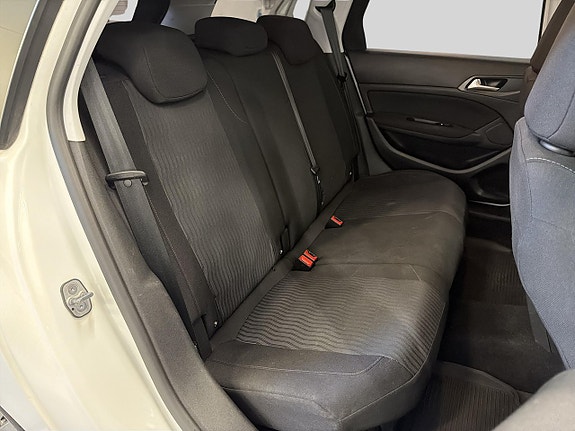 Peugeot 308 SW 13 of 23