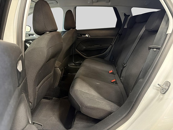 Peugeot 308 SW 10 of 23