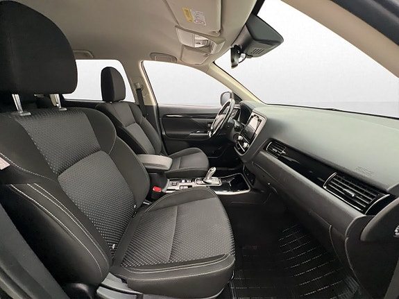 Mitsubishi Outlander 24 of 30