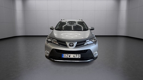 Toyota RAV4 2 of 14