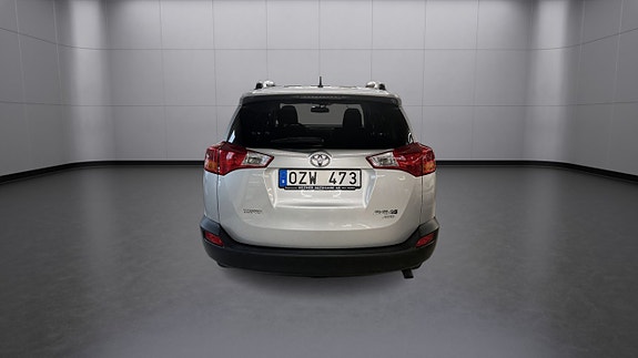 Toyota RAV4 6 of 14