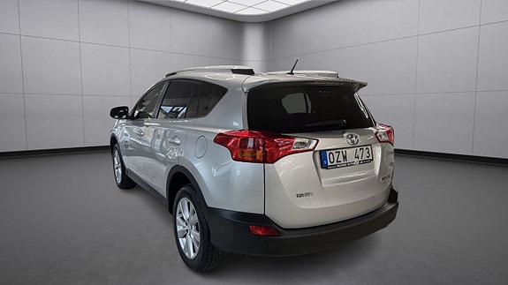 Toyota RAV4 7 of 14