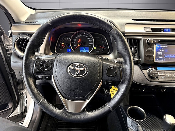 Toyota RAV4 11 of 14