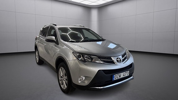 Toyota RAV4 3 of 14