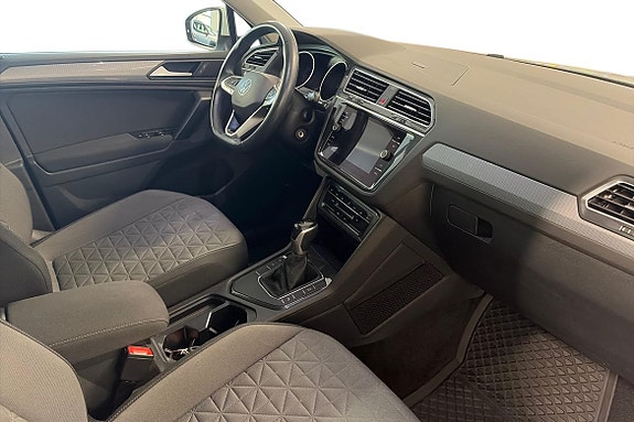 Volkswagen Tiguan 6 of 14