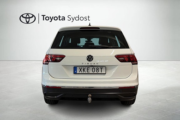 Volkswagen Tiguan 4 of 14
